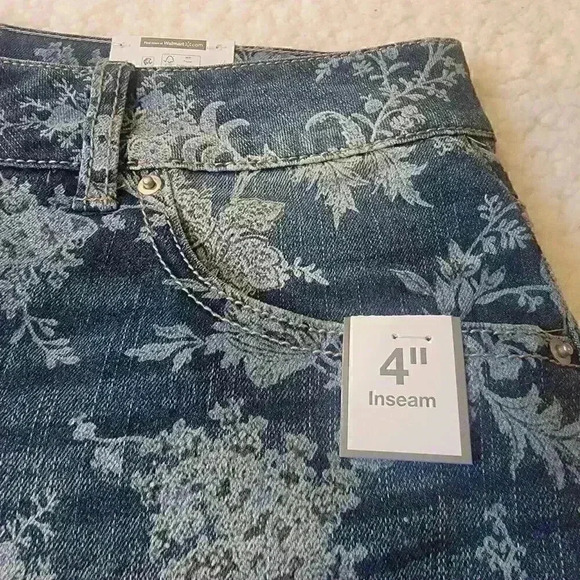 Time And Tru Shorts Womens 12 Denim Floral New Stretch 4" Inseam Mid Rise - Picture 6 of 13